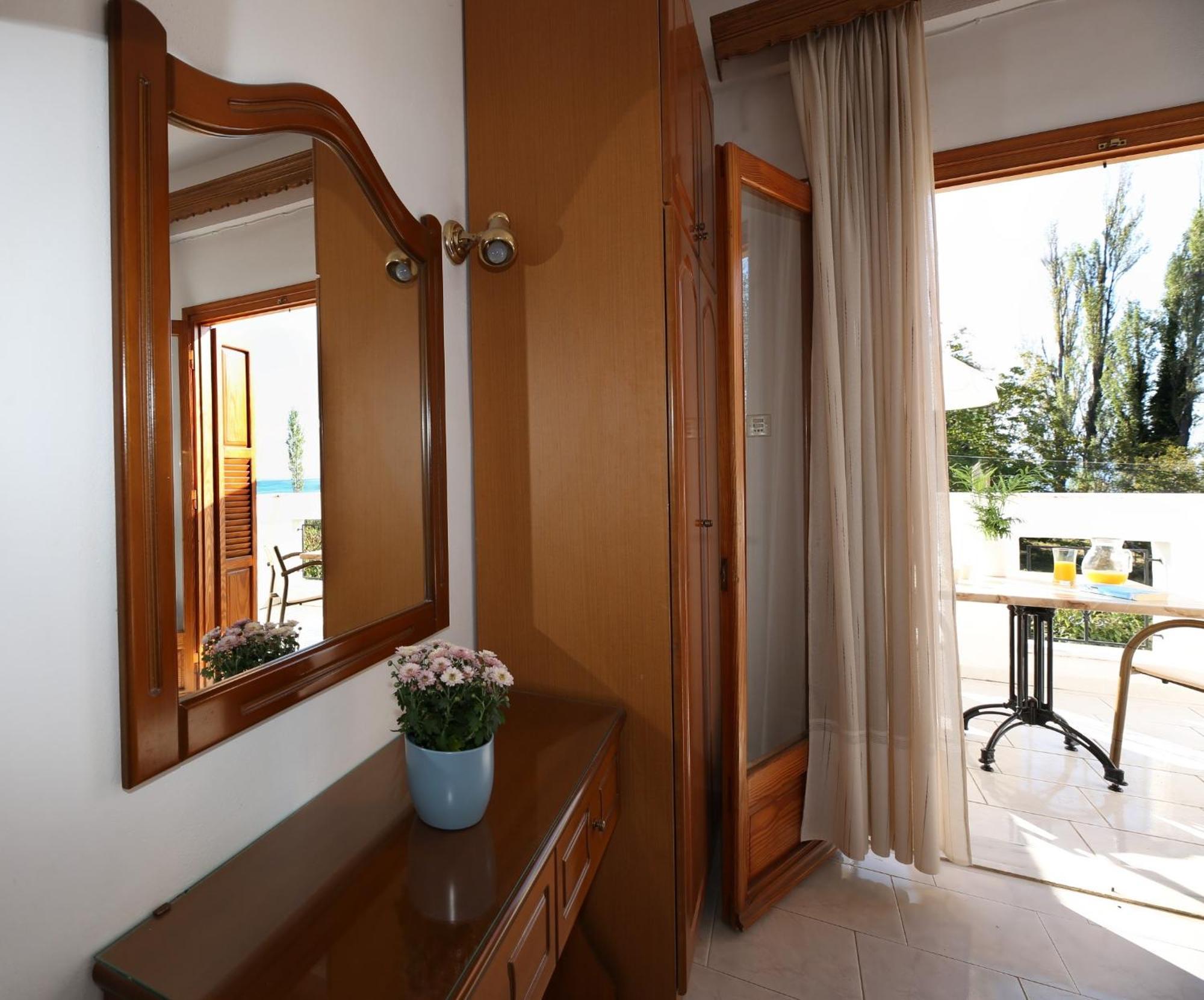 Okeanis Apartment *